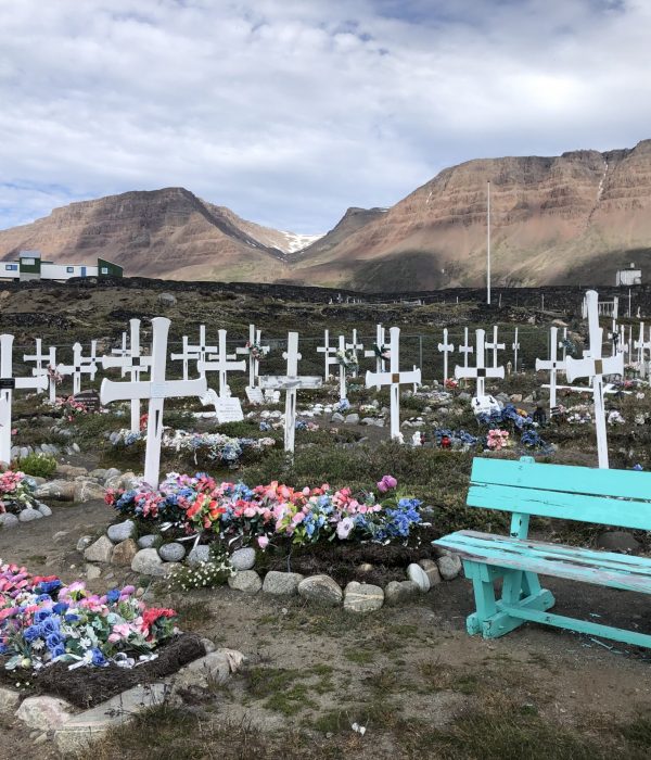 Qeqertarsuaq kirkegård